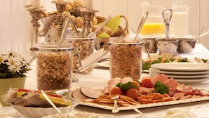 Daily buffet breakfast for a fee - Landhotel Wesenitz (Stolpen)