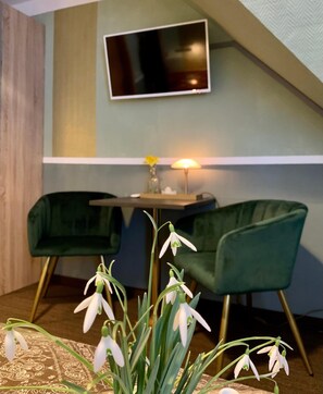 Een kluis op de kamer, een bureau, gratis babybedden, gratis wifi