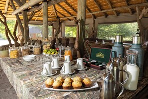 Free daily continental breakfast  - Leopard Plains (Motopi)