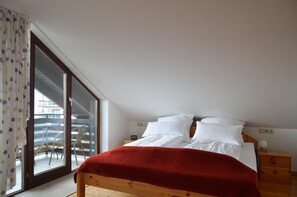 迷你吧、筆電工作空間、遮光布/窗簾、搖籃/嬰兒床