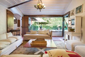 Standard House, Multiple Bedrooms, Ocean View | Living room - Village dos Ossos (Búzios)