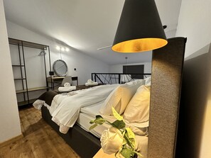 1 chambre, fer et planche à repasser, lit de bébé portatif, Wi-Fi