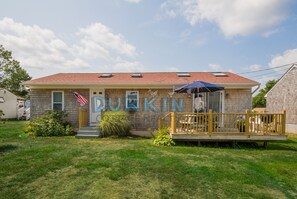 Exterior - Spacious Ranch, High Ceilings, Central Air Conditioning, Close to Beach (Narragansett)