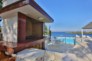 Terrace/patio - Beautiful first row to Adriatic Sea Villa with heated pool (Lukoran)