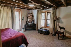 5 bedrooms, desk, iron/ironing board, free WiFi - Potter County Gasthaus - Full Lodge for Rent (Shinglehouse)