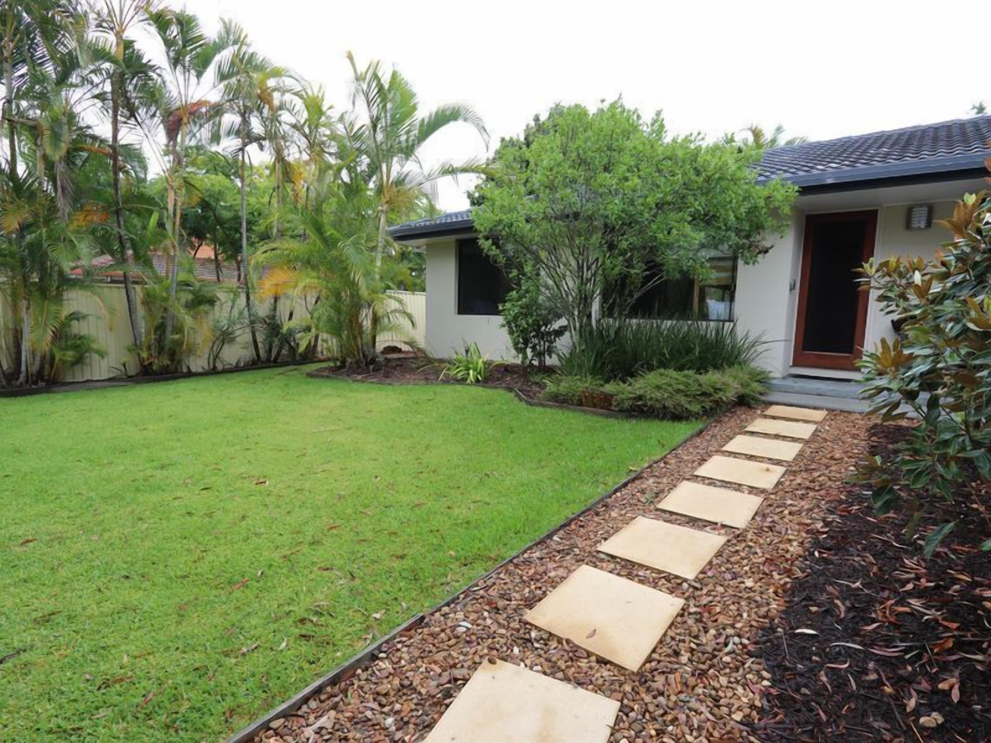 Sleeps 14/Central Location/Kids Toys and Play Equipment/Fully Self Contained — image 21