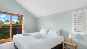 4 室のベッドルーム、インターネット、ベッドシーツ