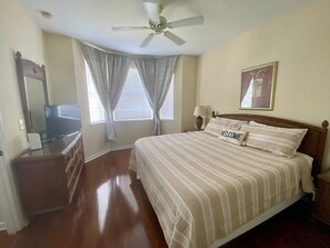 4 bedrooms, desk, iron/ironing board, free WiFi