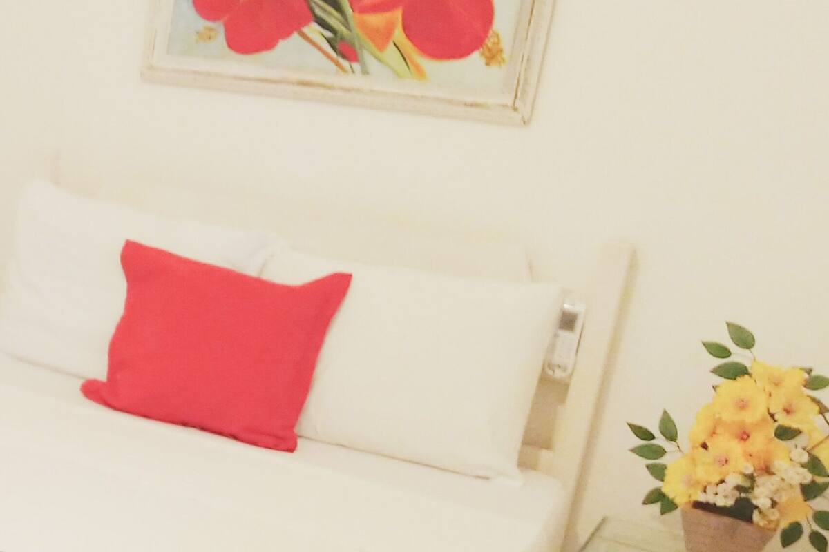 Minibar, free WiFi, bed sheets