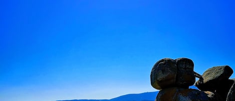 Una spiaggia nelle vicinanze