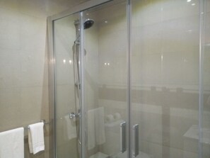Bathtub, towels - Mamamia- Vista Magnifica, Air conditioning, Family, Wifi (Quarteira)