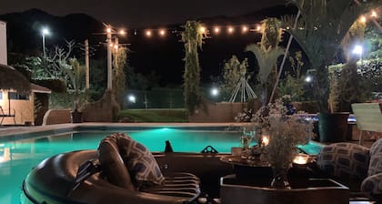 Glamping in the Green Hills Mansion