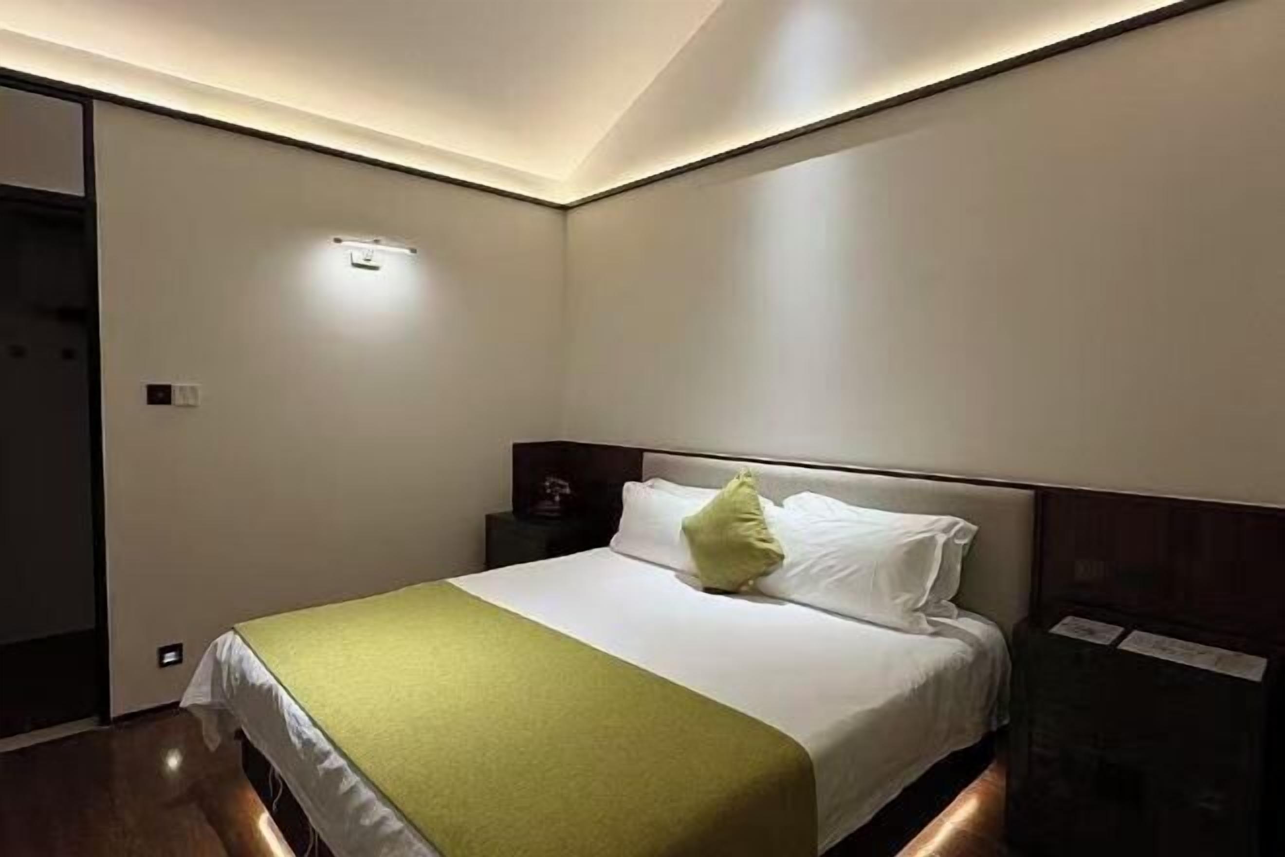 Premium bedding, down comforters, memory foam beds, minibar