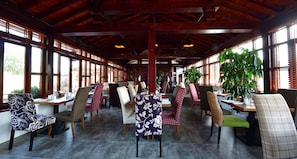 Daily cooked-to-order breakfast for a fee - Jingshan Garden Hotel (Beijing)