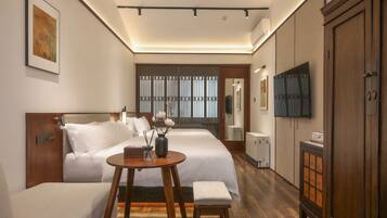 Premier Double Room | Premium bedding, down duvets, memory-foam beds, minibar