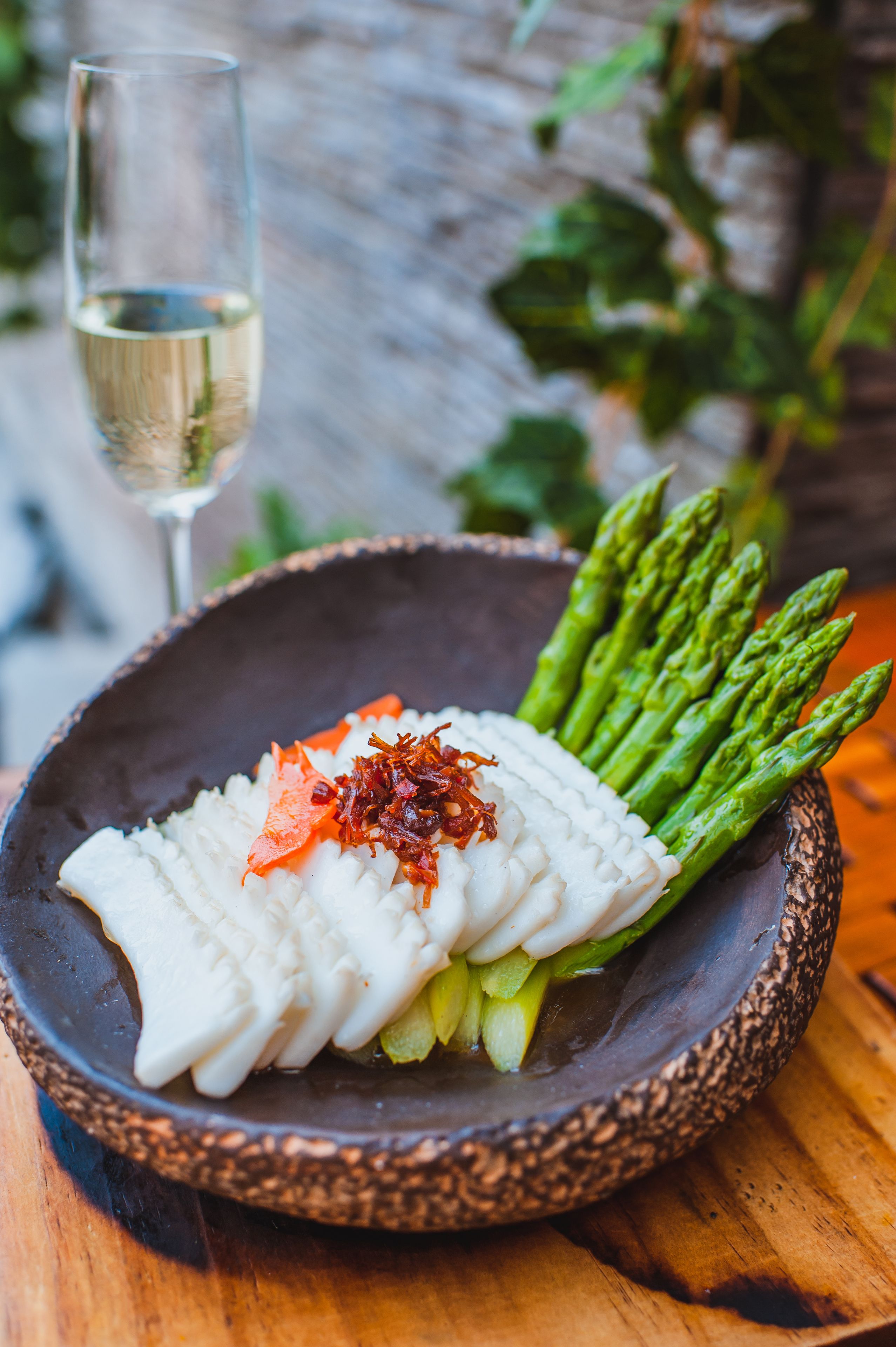 breakfast, lunch, dinner served; chinese cuisine, garden views