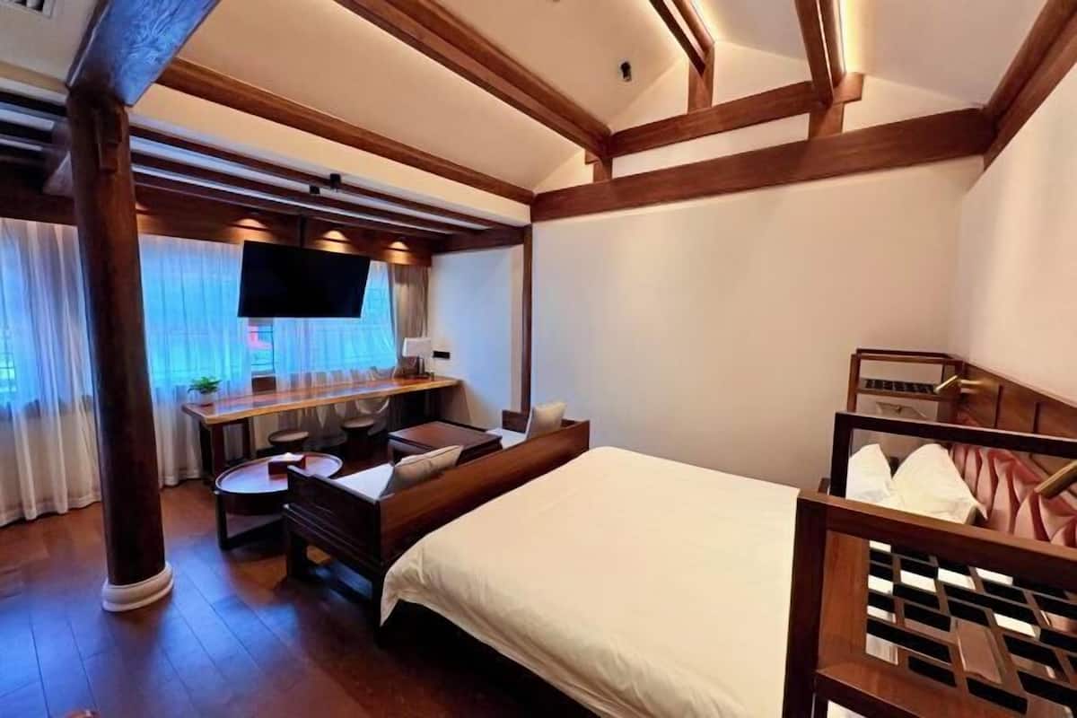 Premium bedding, down comforters, memory foam beds, minibar