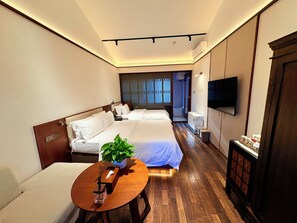 Premier Double Room | Premium bedding, down comforters, memory foam beds, minibar