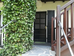 Exterior detail - Large and bright three-room apartment (Morgex)