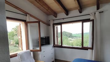 3 chambres, coffres-forts dans les chambres, bureau