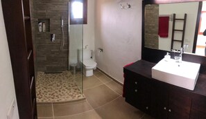 Shower, hair dryer, bidet, towels - Smile, relax, pool,air, sun,views,love.With friends,with family,with children. (MANACOR)