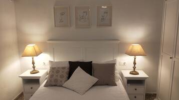 3 bedrooms, in-room safe, desk, iron/ironing board