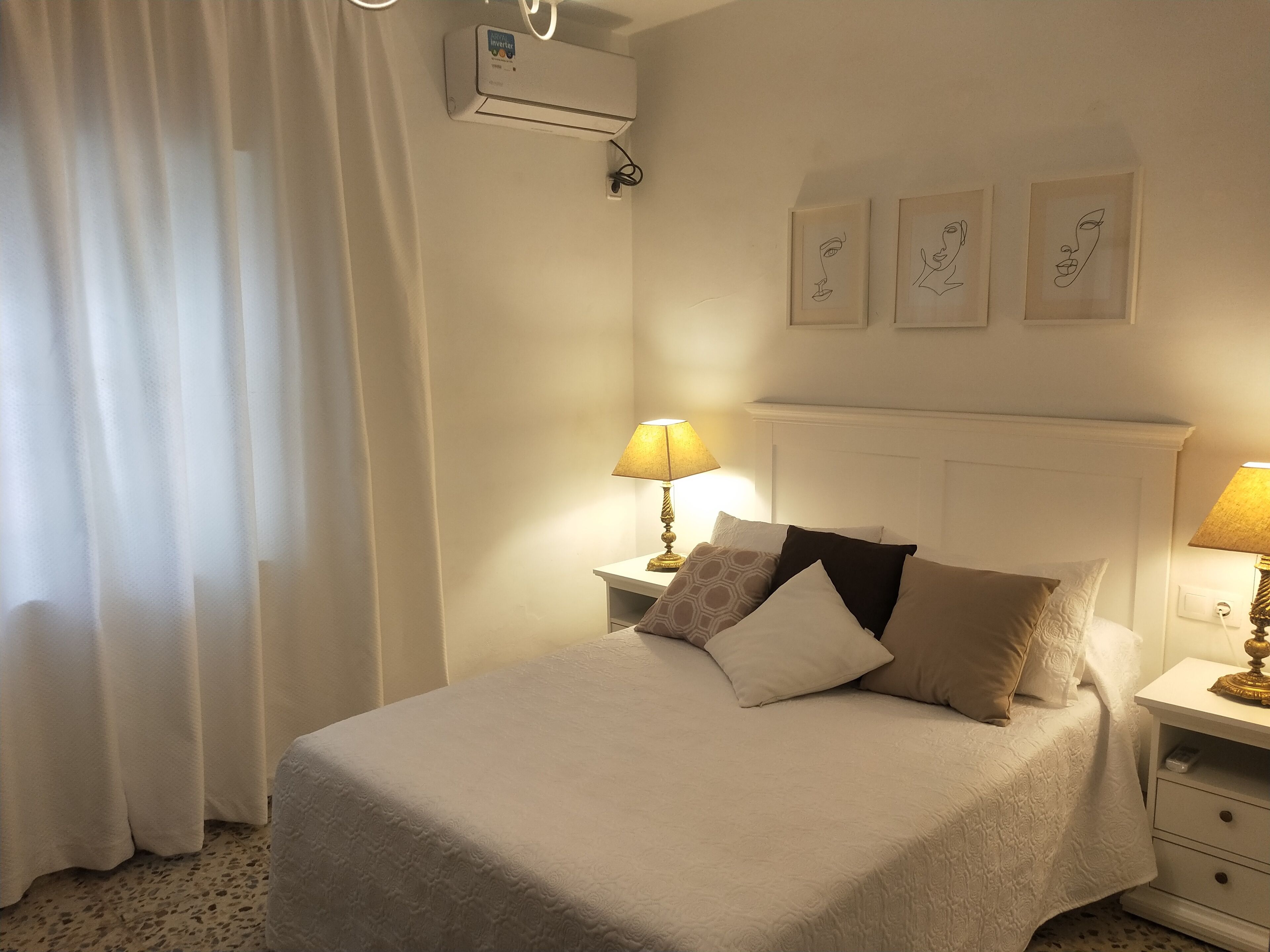 3 Schlafzimmer, Zimmersafe, Schreibtisch, Bügeleisen/Bügelbrett