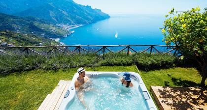 Sea View Villa in Ravello with lemon pergola, gardens & jacuzzi -ideal for elope