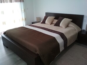 3 dormitoris, planxa i posts de planxar, wifi gratuïta i roba de llit