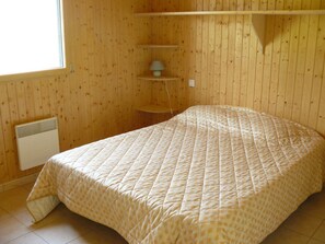 8 bedrooms, iron/ironing board - Group lodging in Mont St Michel Bay (Saint-Martin-des-Champs)