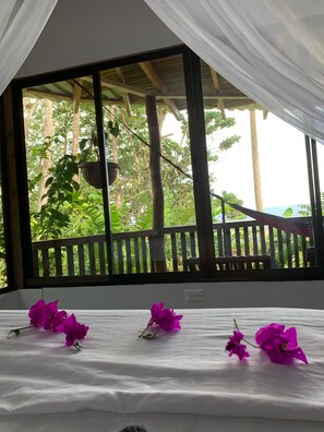 2 bedrooms, free WiFi, bed sheets - treehouse (San José)