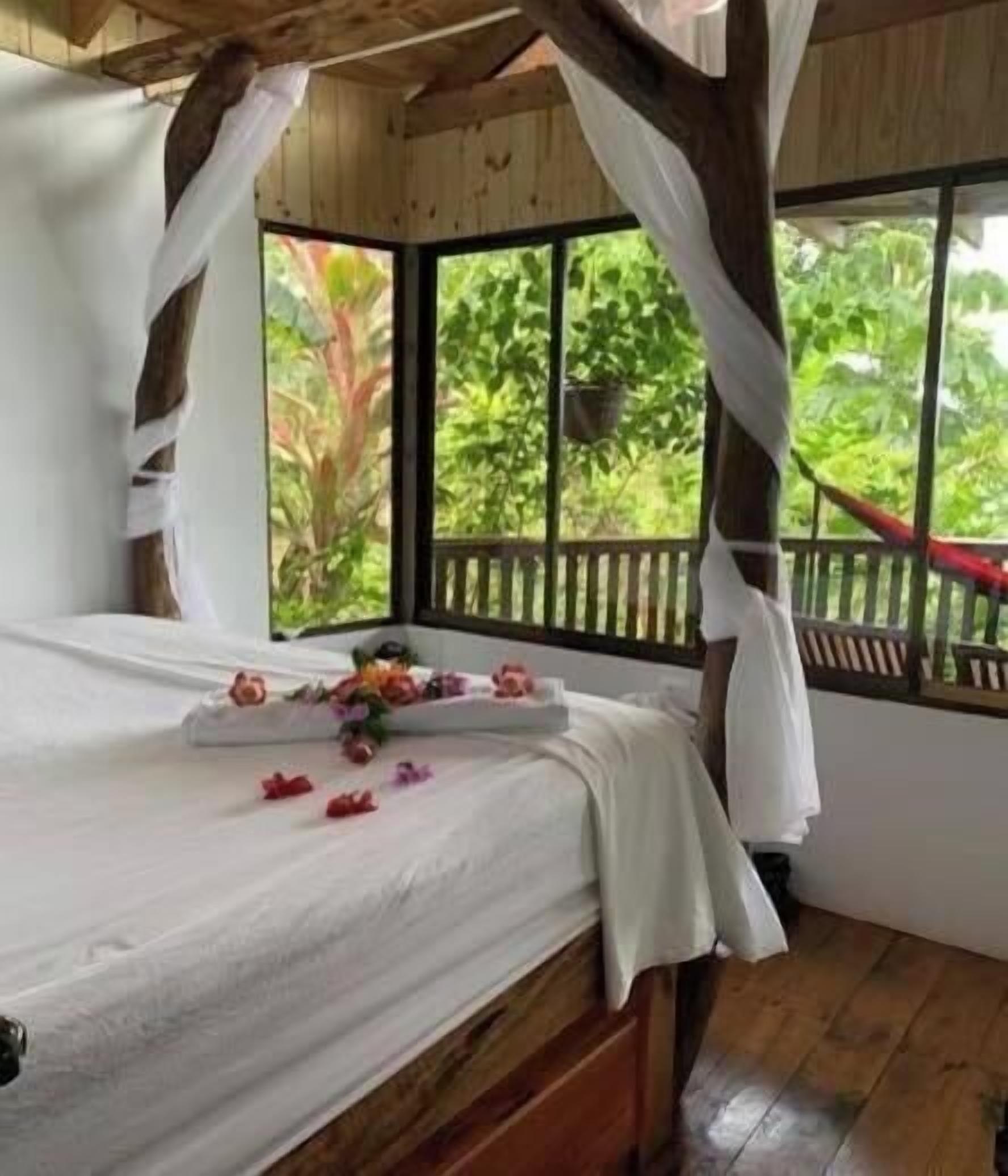 4 bedrooms, free WiFi, bed sheets