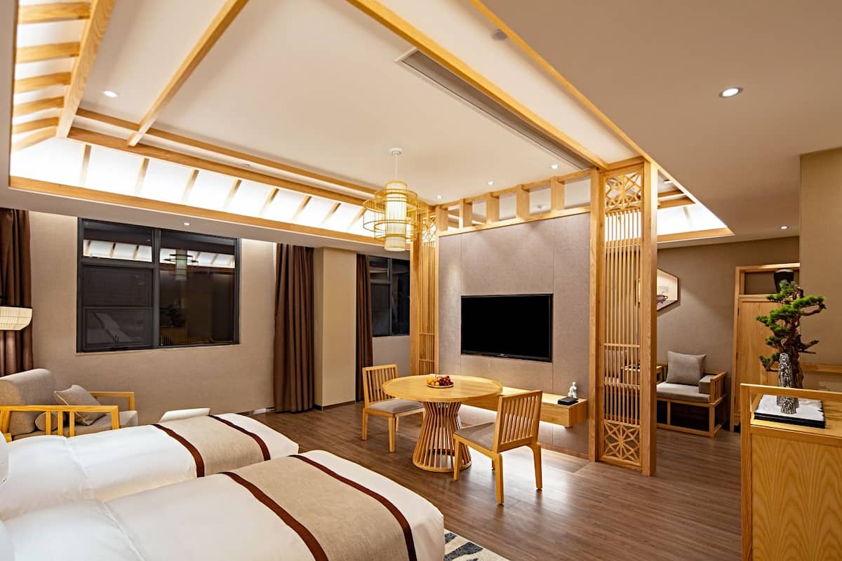 Family Süit, Şehir Manzaralı | Kaliteli yatak takımı, minibar, odada kasa, masa