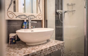 Bathtub