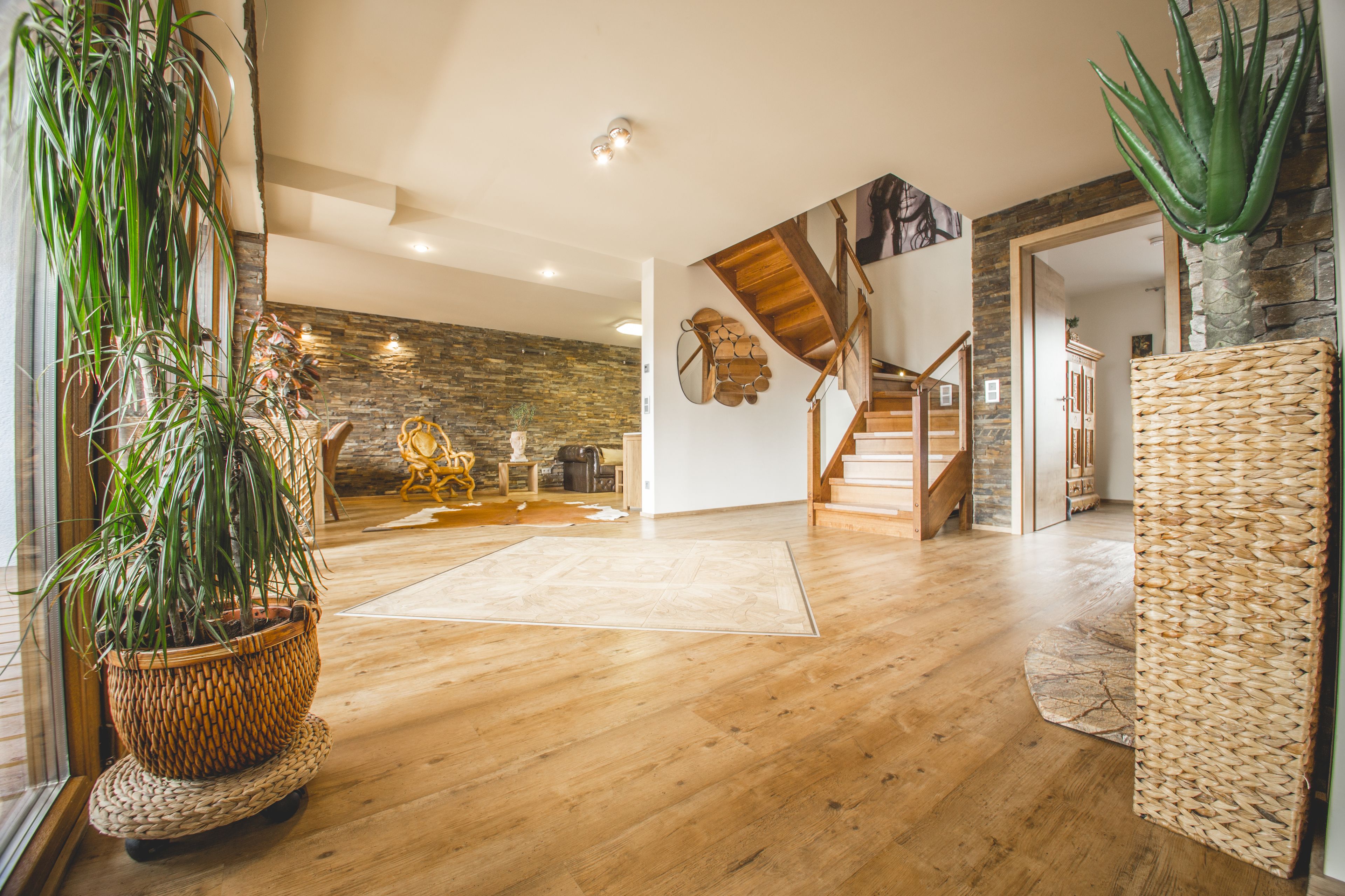 Deluxe Apartment, 4 Bedrooms (incl. cleaning fee 90 EUR) | Living area | Flat-screen TV