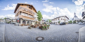 Exterior - Downtown Suite Alpi near Garmisch-Partenkirchen Ski Resort (Garmisch-Partenkirchen)