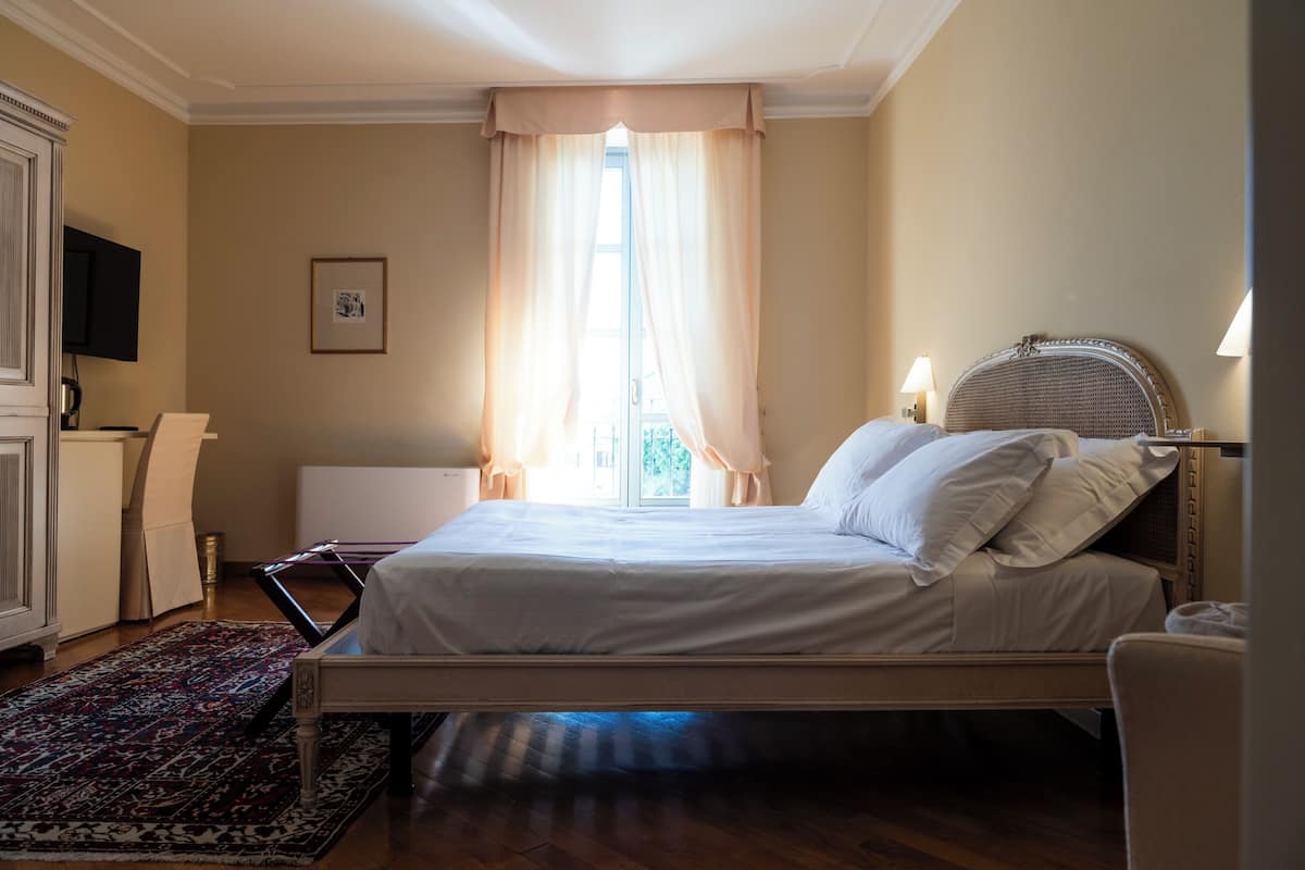 Deluxe Double Room | Premium bedding, minibar, in-room safe, desk