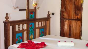 Standard Double Room, Balcony (7) | 1 bedroom, in-room safe, individually decorated, free WiFi