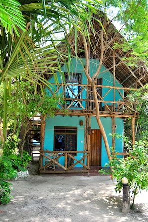 Garden view - Sagando Bungalows (Michamvi)