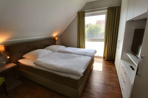 2 chambres, coffres-forts dans les chambres, lit parapluie, Wi-Fi