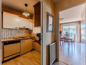 Microondas, horno y lavavajillas 