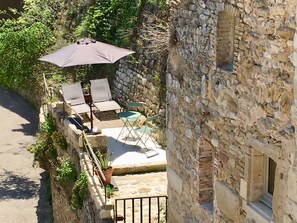 Terrace/patio - HOMAN house on the castle ramparts with romantic garden/terrace (Grignan)