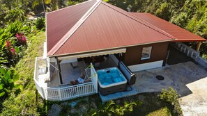Outdoor spa tub - Villa F3 standing and all comfort in Petit-Bourg in Guadeloupe (PETIT-BOURG)