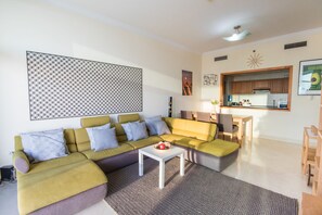 Apartment, 3 Bedrooms | Living area