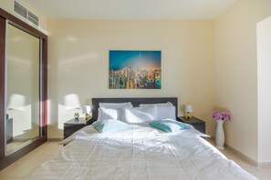 Apartment, 2 Bedrooms | 2 bedrooms, iron/ironing board, free cots/infant beds, free WiFi - 58th Floor Apartment with Dream Sea View (Dubai)