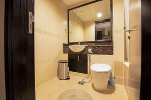 公寓, 1 间卧室 | 浴室 | 淋浴/盆浴组合、免费洗浴用品、吹风机、毛巾