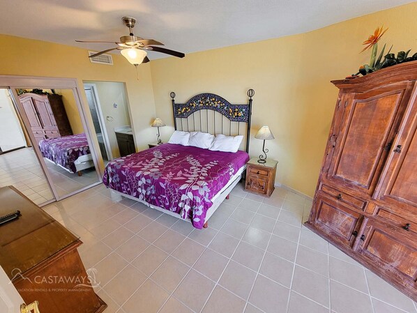 2 bedrooms, internet, bed sheets, wheelchair access