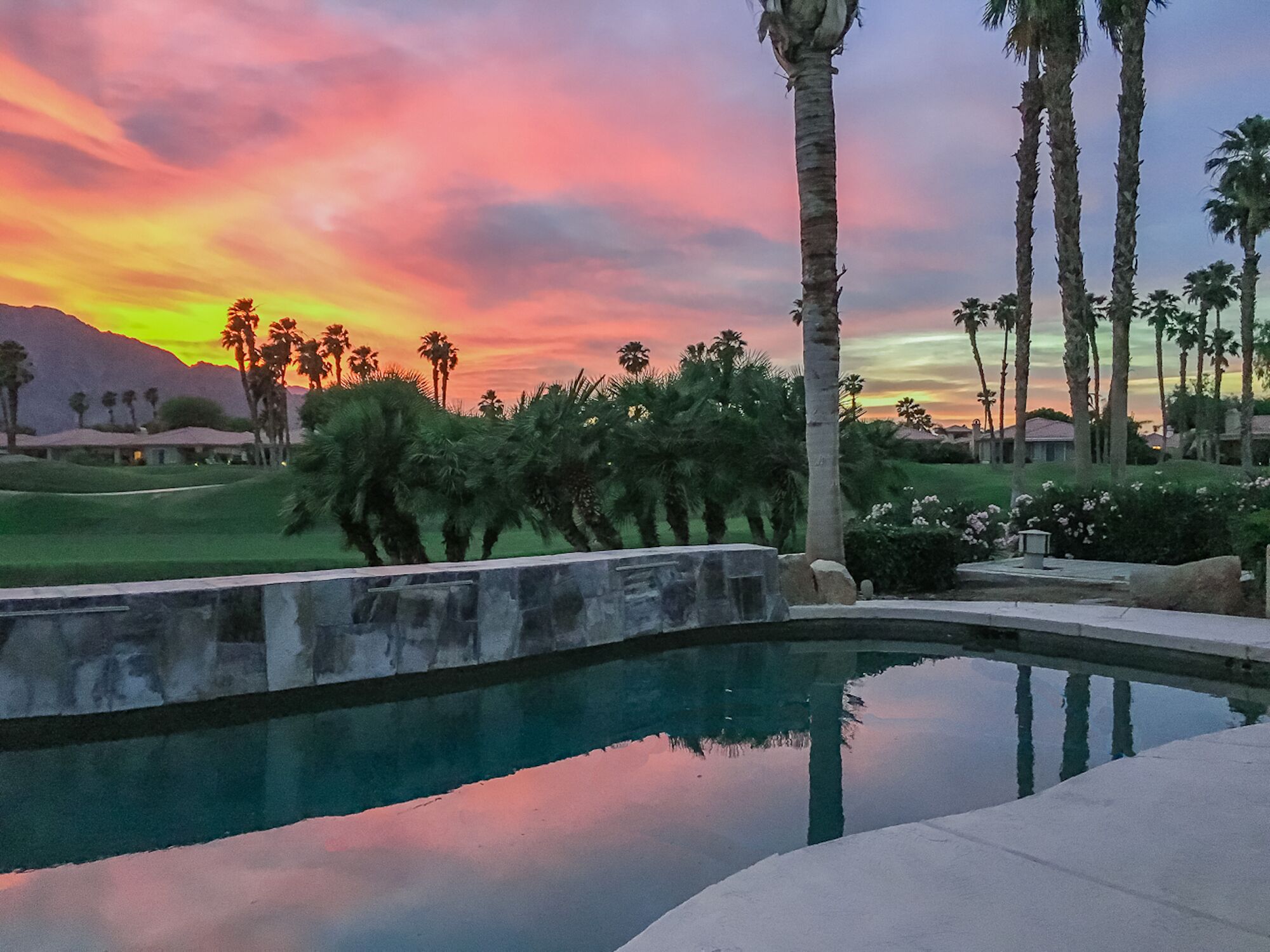 Breathtaking views from your private pool & spa in PGA West: 3 BD/STR #065869