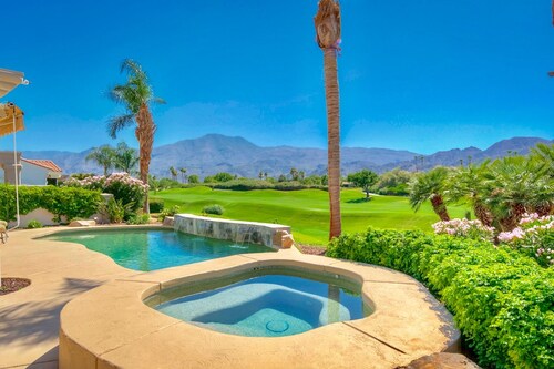 Breathtaking views from your private pool & spa in PGA West: 3 BD/STR #065869