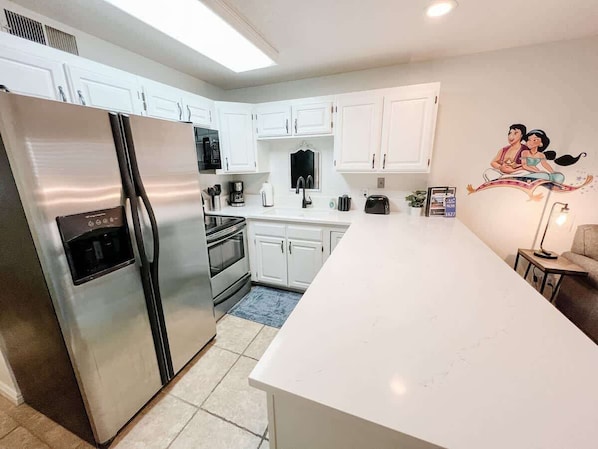 Coffee/tea maker, fridge, microwave, oven - Las Palmas Resort #1627 | All-Inclusive Amenities (Saint George)